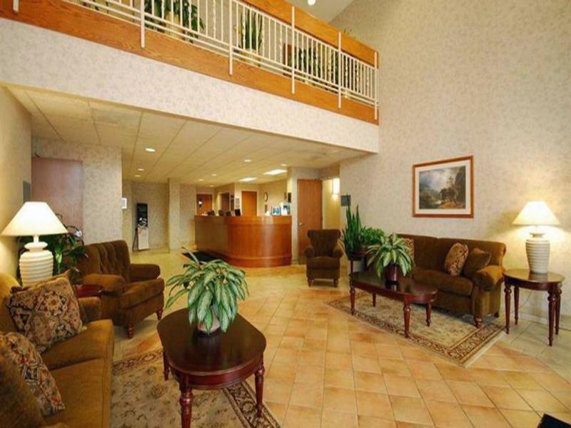 Hotel Baymont By Wyndham Des Moines Airport Esterno foto